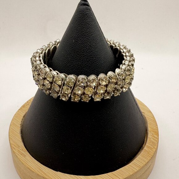 Vintage Stretch Rhinestone Bracelet Silver Tone Crystal Clear Stones - Picture 4 of 7
